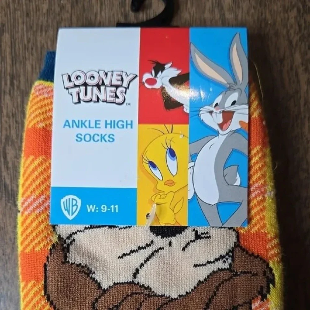 Warner Bros. Looney‎ Tunes Taz Ankle High Socks, Womens Size 9-11, NEW